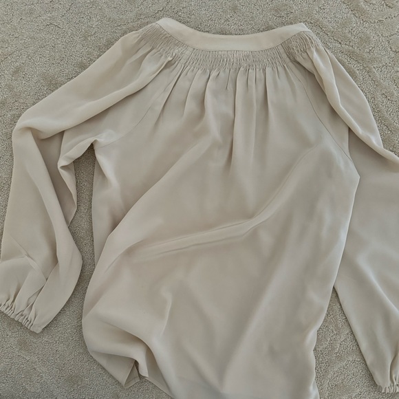 Lilly Pulitzer Elsa top size M worn one time for four hours - Picture 4 of 4